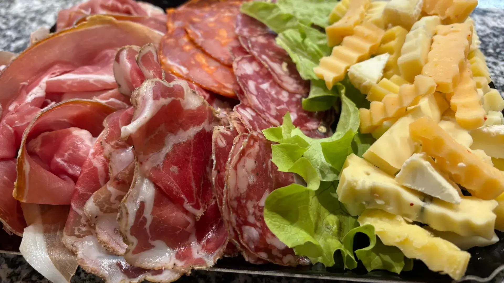Les plateaux dégustations, Fromagerie & Charcuterie Fine à Sète (34), nos spécialités gourmandes